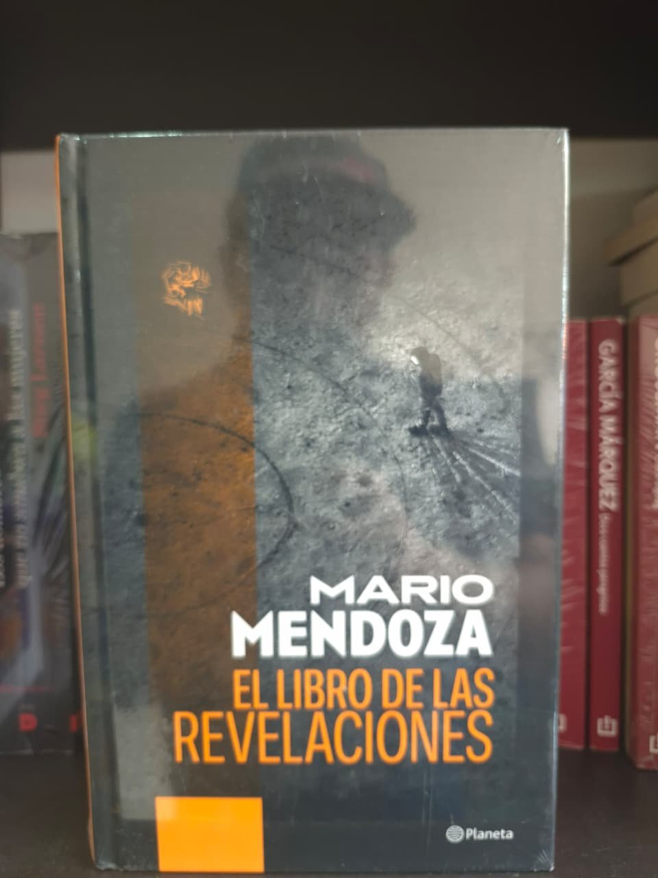 Mario Mendoza El libro de las revelaciones tapa dura