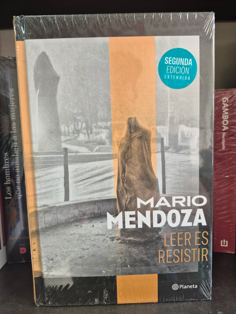 Mario Mendoza Leer es resistir tapa dura