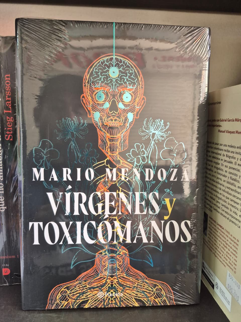 Vírgenes y toxicómanos Mario Mendoza tapa dura