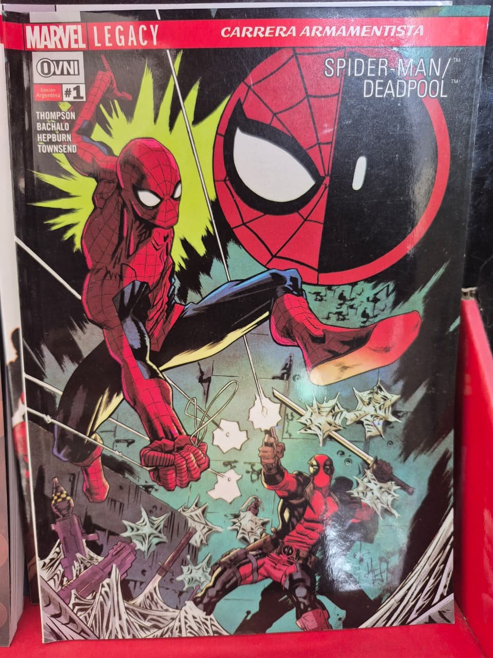 Marvel Legacy Carrera Armamentista Spider-Man Deadpool